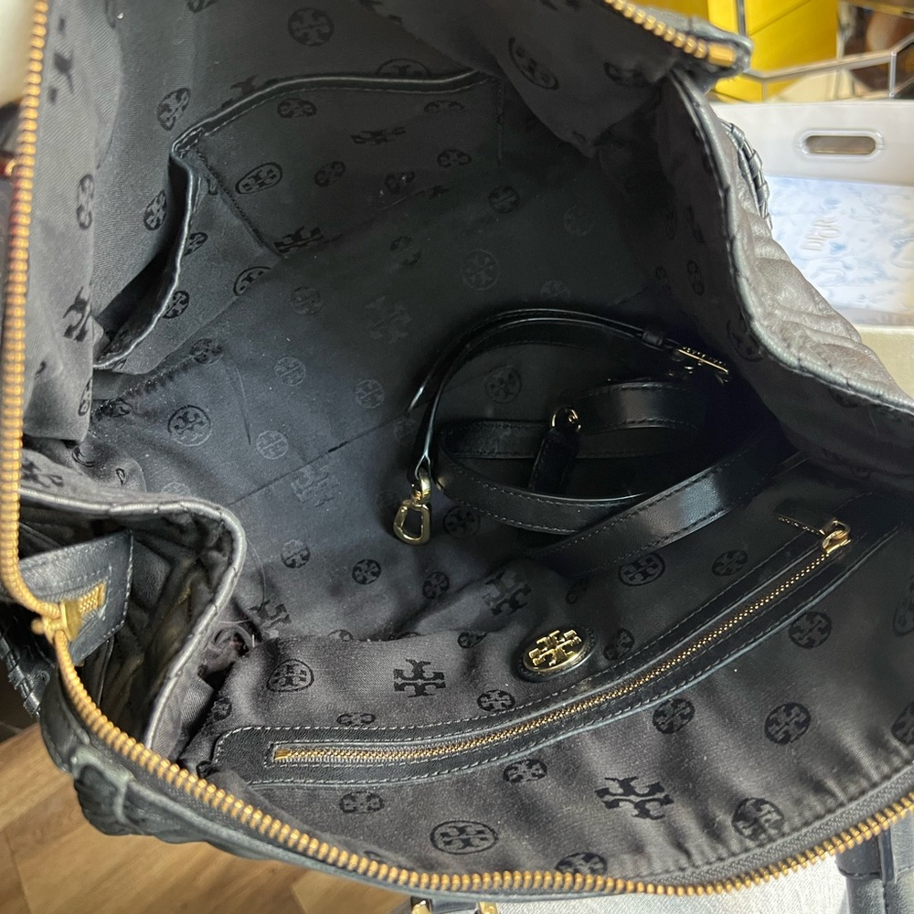 Tory Burch Black Quilted Bag - Picture 10 of 13